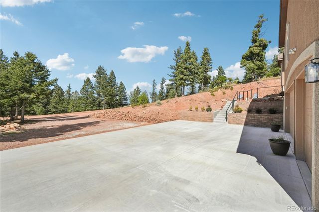 13084 Deer Ridge Way, Larkspur, CO 80118