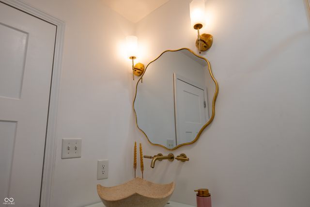 8155 E 34th Street, Indianapolis, IN 46226