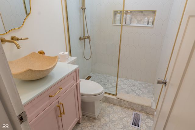 8155 E 34th Street, Indianapolis, IN 46226