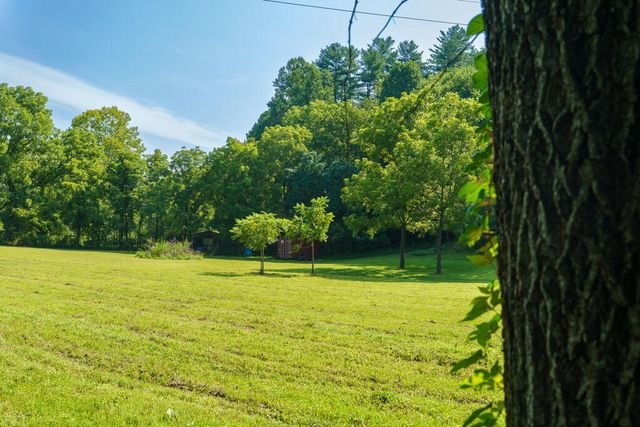 45 Green Cove Road, Brasstown, NC 28902