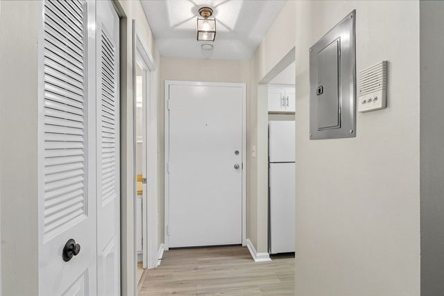 6 Beals Cove B, Hingham, MA 02043