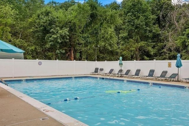 6 Beals Cove B, Hingham, MA 02043