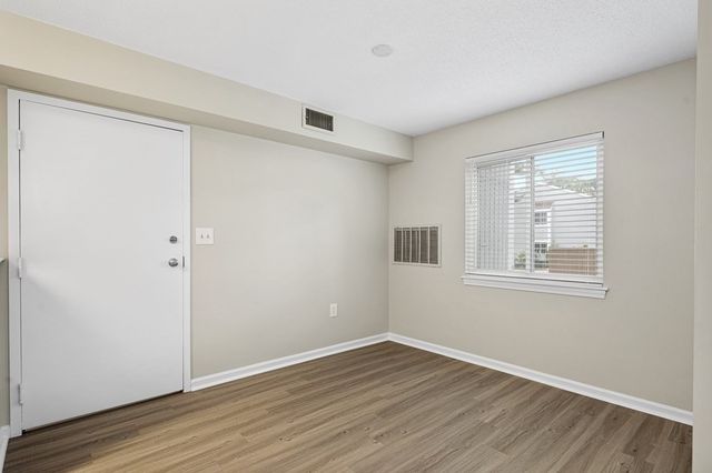 6 Beals Cove B, Hingham, MA 02043