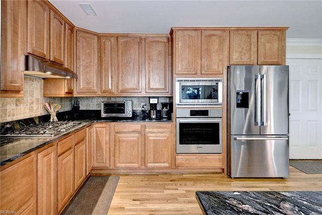 116 Buckingham DR, Yorktown, VA 23692