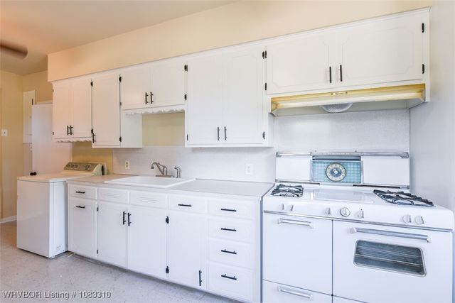 2317 West State Highway 10 Drive, Booneville, AR 72927