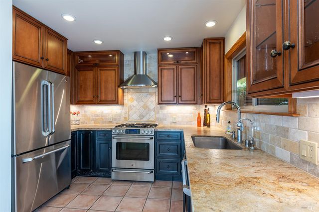 50 Palomino Cir, Novato, CA 94947