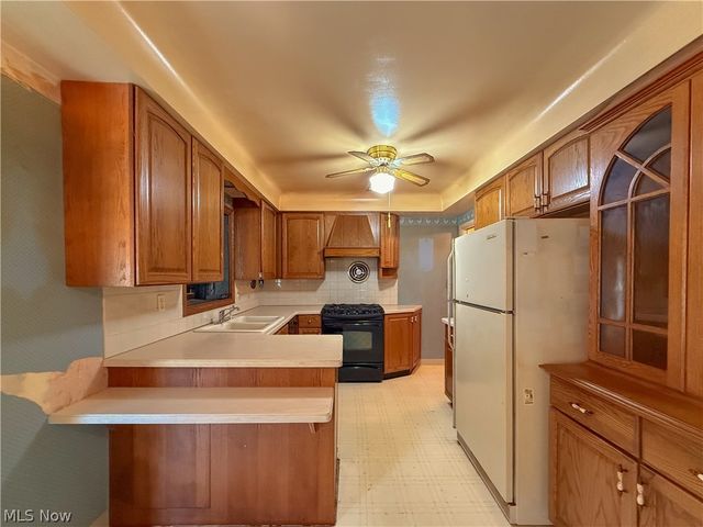 9187 Wallings Road, North Royalton, OH 44133