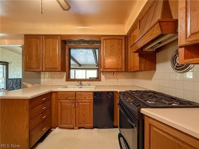 9187 Wallings Road, North Royalton, OH 44133