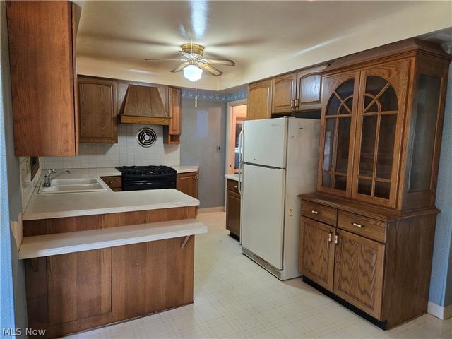 9187 Wallings Road, North Royalton, OH 44133