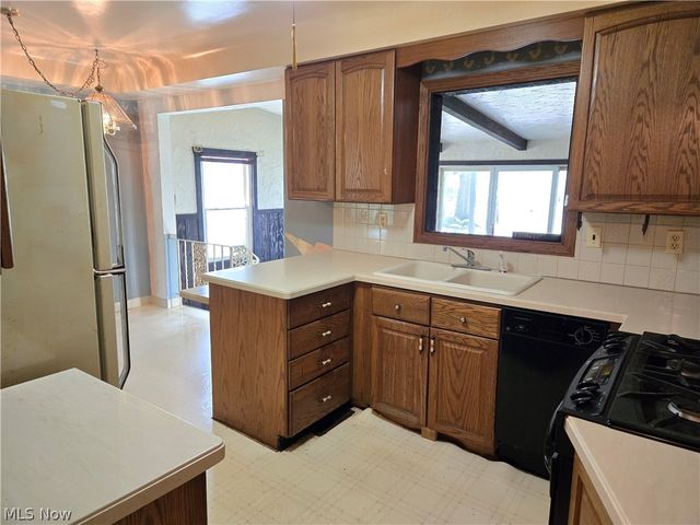 9187 Wallings Road, North Royalton, OH 44133