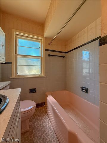 9187 Wallings Road, North Royalton, OH 44133