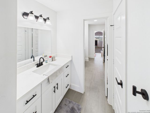 921 County Road 2801, Mico, TX 78056