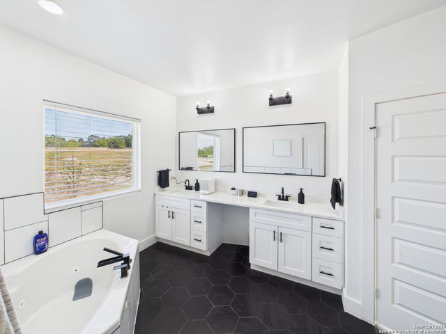 921 County Road 2801, Mico, TX 78056