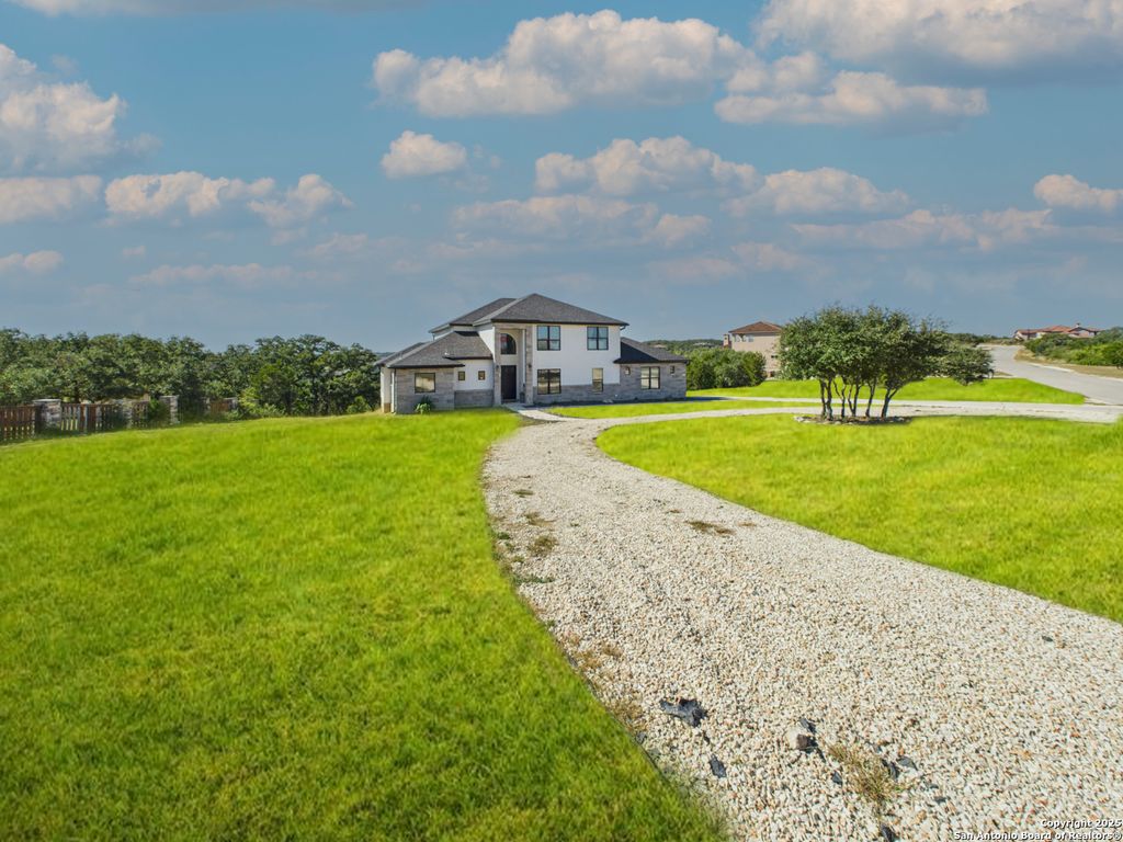 921 County Road 2801, Mico, TX 78056