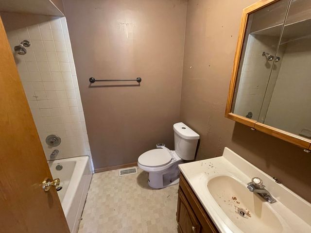 332 Maple Street, Crown Point, IN 46307