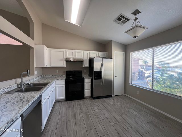 8631 N 112TH Avenue, Peoria, AZ 85345