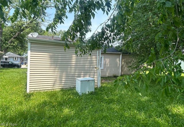 12215 Guardian Boulevard, Cleveland, OH 44135