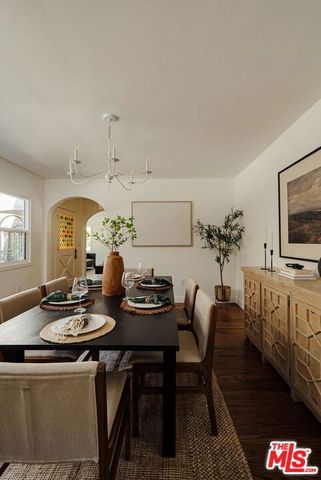 3042 N Beachwood Drive, Los Angeles, CA 90068