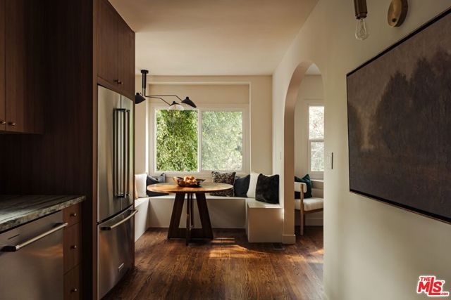 3042 N Beachwood Drive, Los Angeles, CA 90068