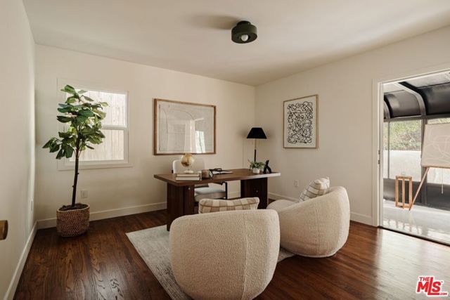 3042 N Beachwood Drive, Los Angeles, CA 90068