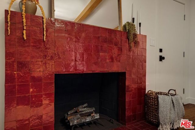 3042 N Beachwood Drive, Los Angeles, CA 90068