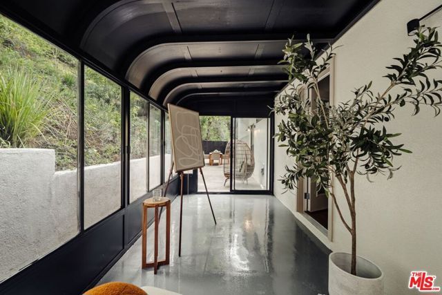 3042 N Beachwood Drive, Los Angeles, CA 90068