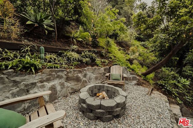 3042 N Beachwood Drive, Los Angeles, CA 90068