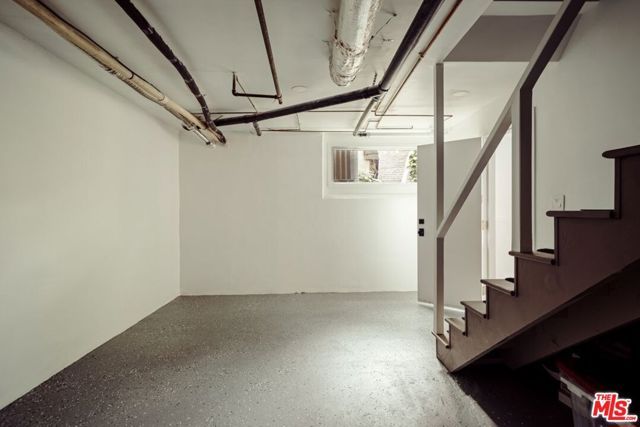 3042 N Beachwood Drive, Los Angeles, CA 90068