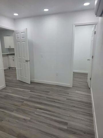 23 Miami Gardens Road 3, West Park, FL 33023
