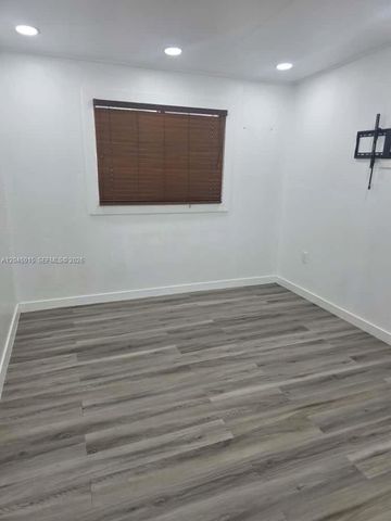23 Miami Gardens Road 3, West Park, FL 33023