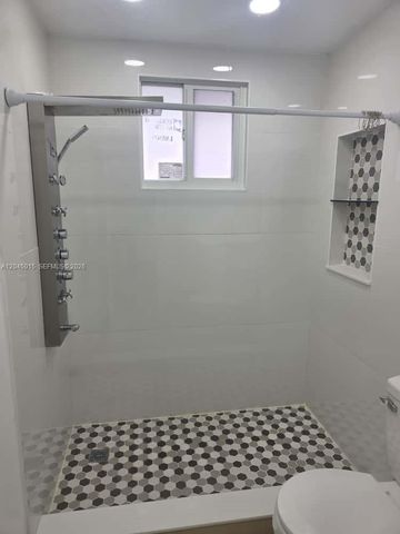 23 Miami Gardens Road 3, West Park, FL 33023