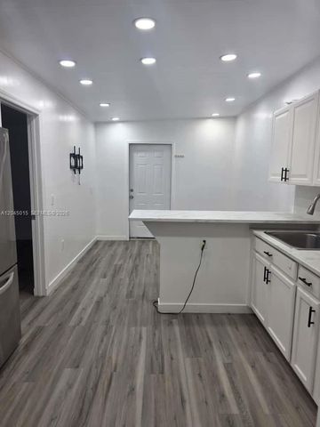 23 Miami Gardens Road 3, West Park, FL 33023