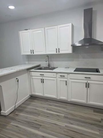 23 Miami Gardens Road 3, West Park, FL 33023