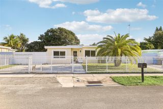 23 Miami Gardens Road 3, West Park, FL 33023