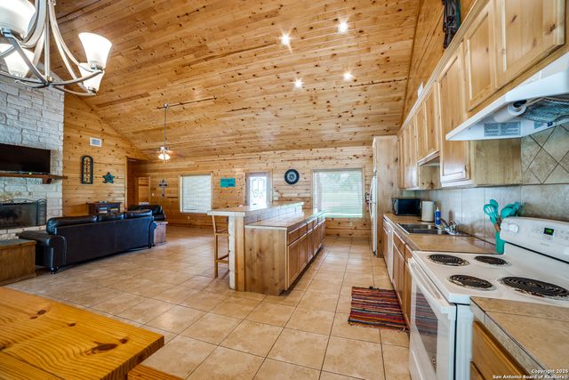 170 Johnny Seibert, Leakey, TX 78873