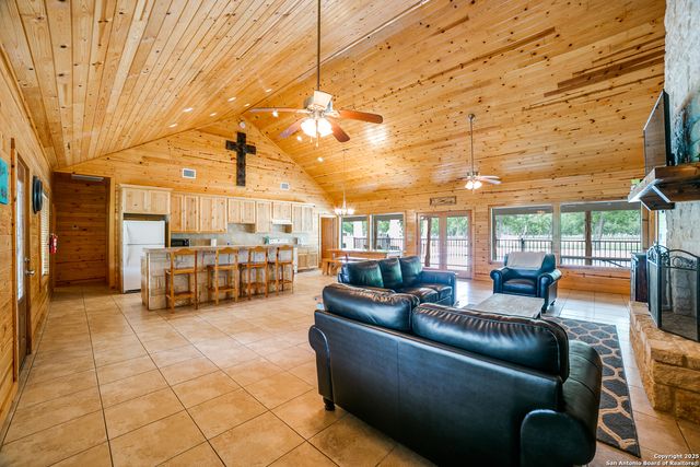 170 Johnny Seibert, Leakey, TX 78873