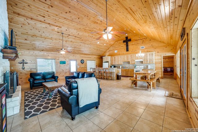 170 Johnny Seibert, Leakey, TX 78873