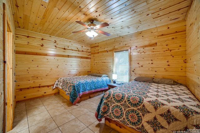 170 Johnny Seibert, Leakey, TX 78873