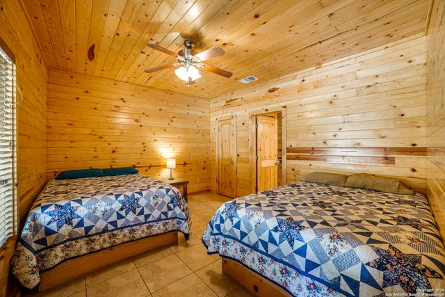 170 Johnny Seibert, Leakey, TX 78873