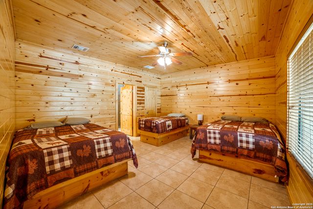 170 Johnny Seibert, Leakey, TX 78873