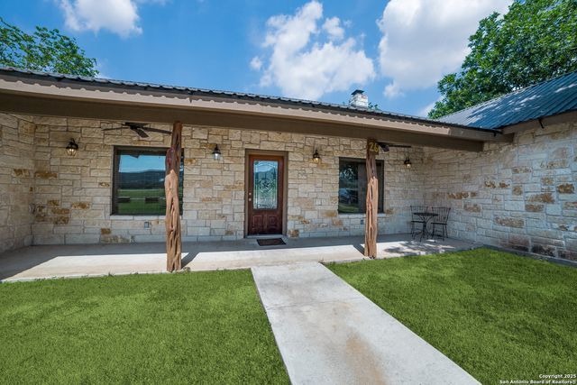 170 Johnny Seibert, Leakey, TX 78873