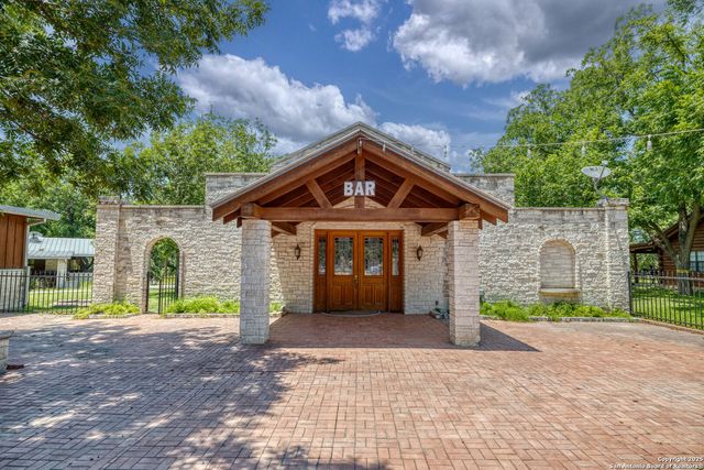 170 Johnny Seibert, Leakey, TX 78873