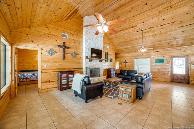 170 Johnny Seibert, Leakey, TX 78873