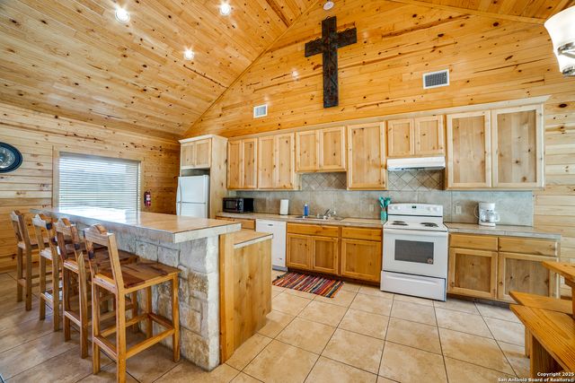 170 Johnny Seibert, Leakey, TX 78873