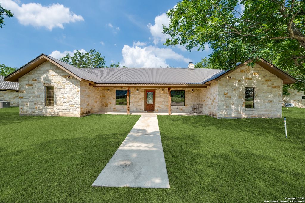170 Johnny Seibert, Leakey, TX 78873