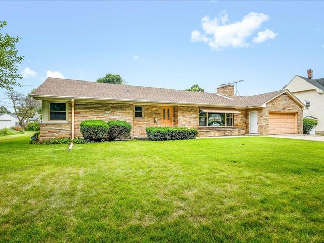 1324 S 3rd Street, St. Charles, IL 60174