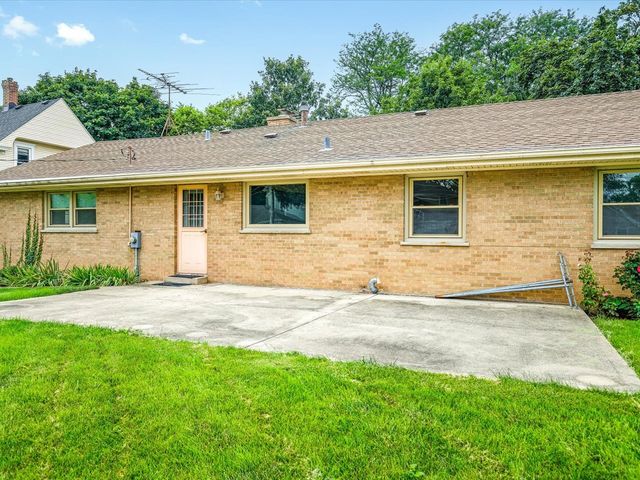1324 S 3rd Street, St. Charles, IL 60174