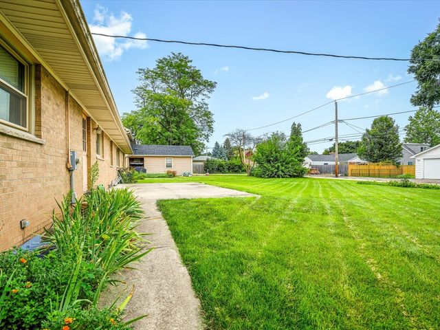 1324 S 3rd Street, St. Charles, IL 60174
