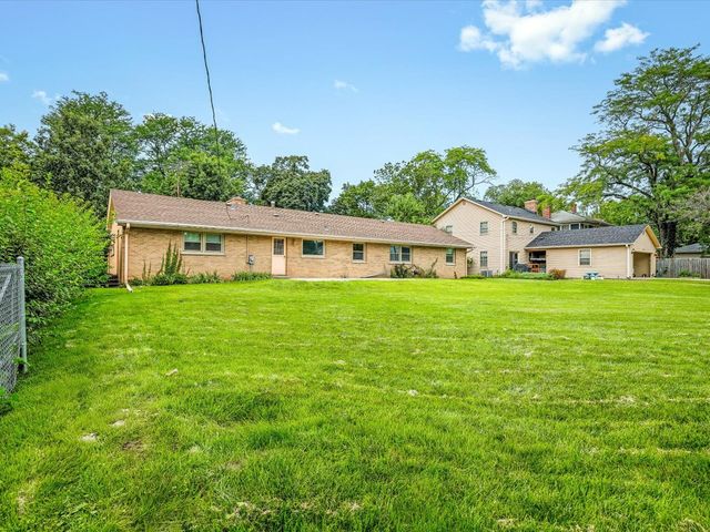 1324 S 3rd Street, St. Charles, IL 60174