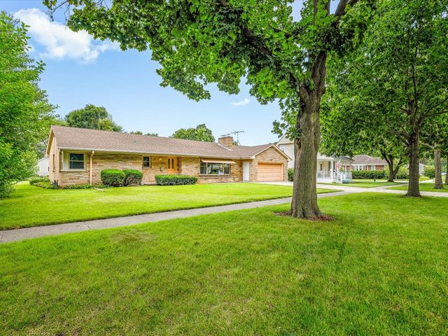 1324 S 3rd Street, St. Charles, IL 60174